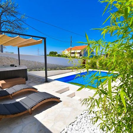 Villa Village Idylle With Heated Pool, Sauna, Jacuzzy And Private Parking Sukošan Buitenkant foto