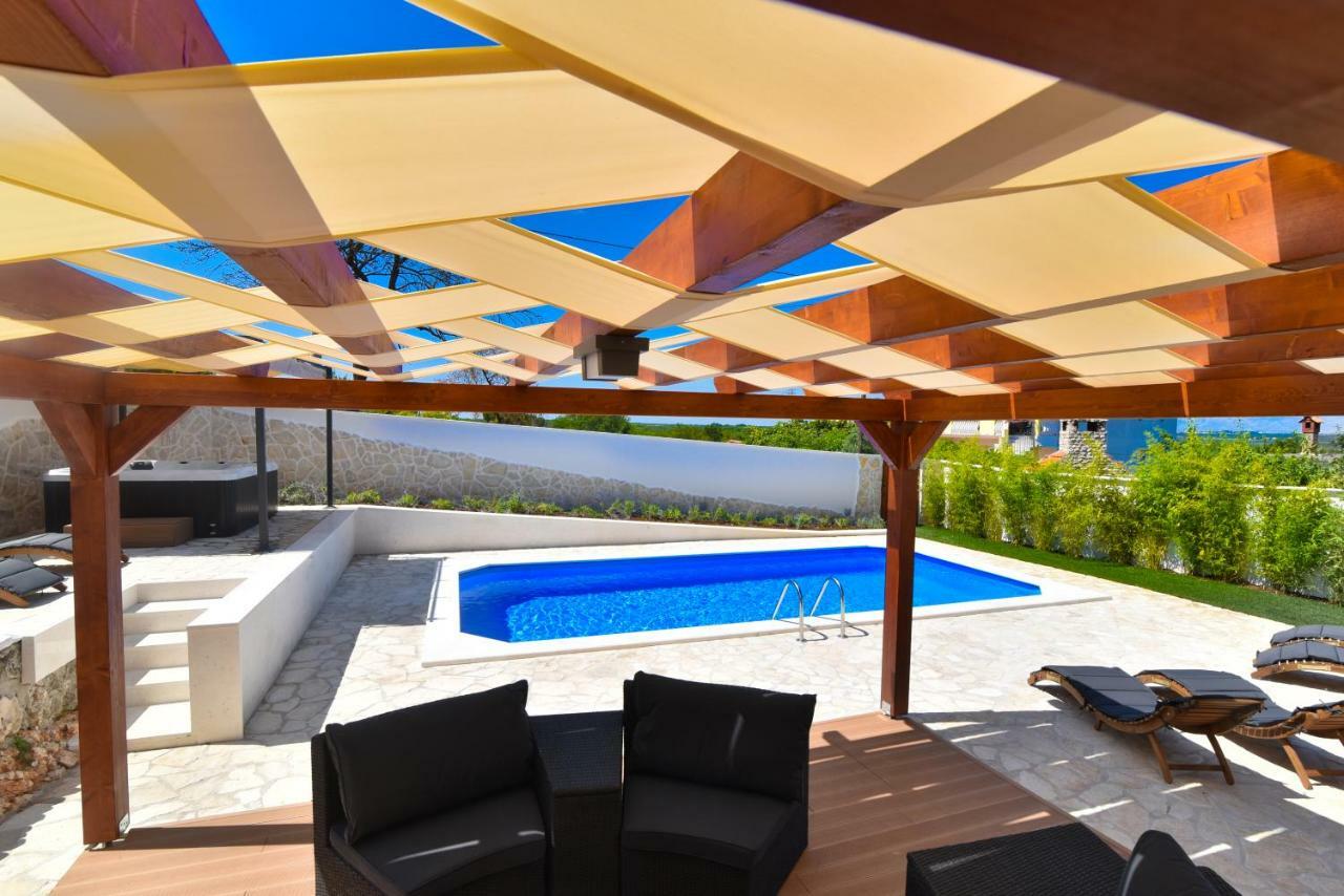 Villa Village Idylle With Heated Pool, Sauna, Jacuzzy And Private Parking Sukošan Buitenkant foto