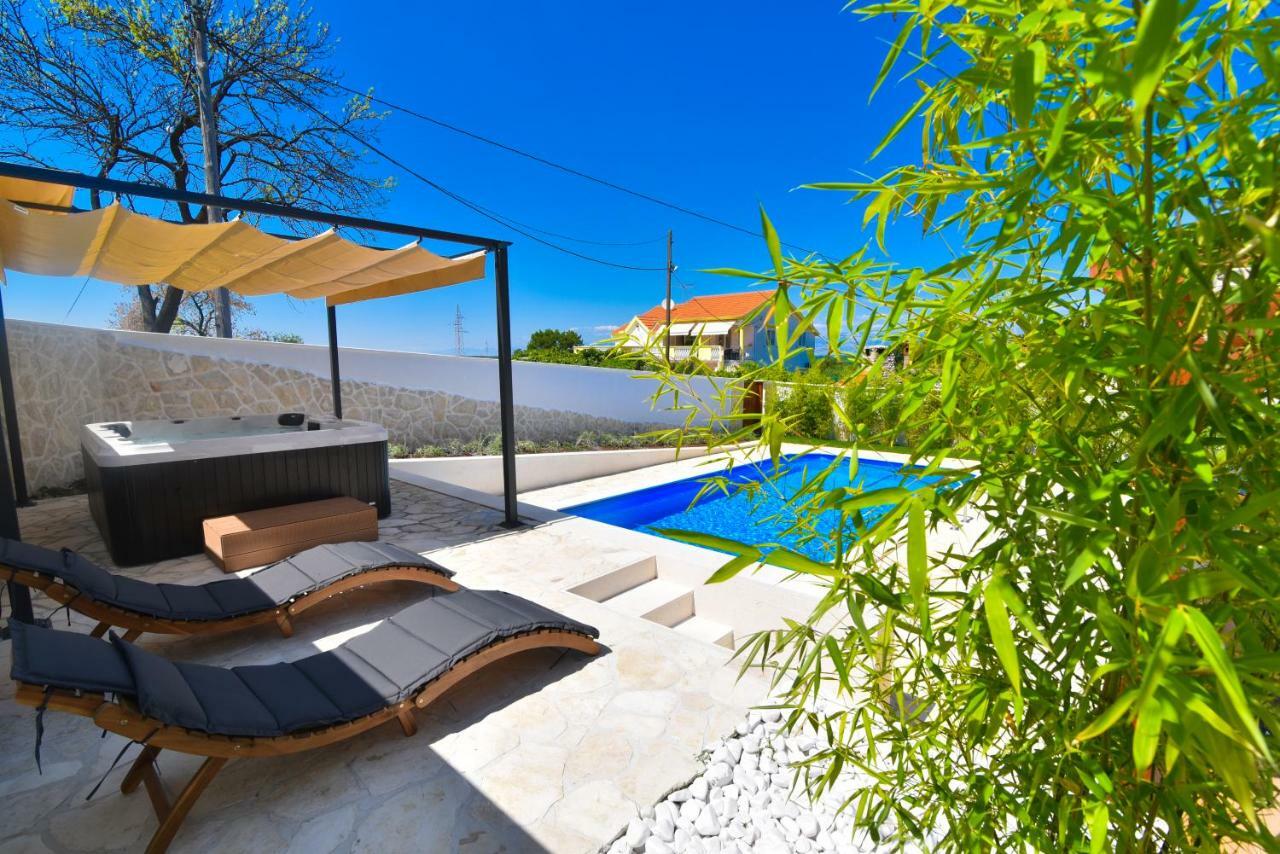 Villa Village Idylle With Heated Pool, Sauna, Jacuzzy And Private Parking Sukošan Buitenkant foto