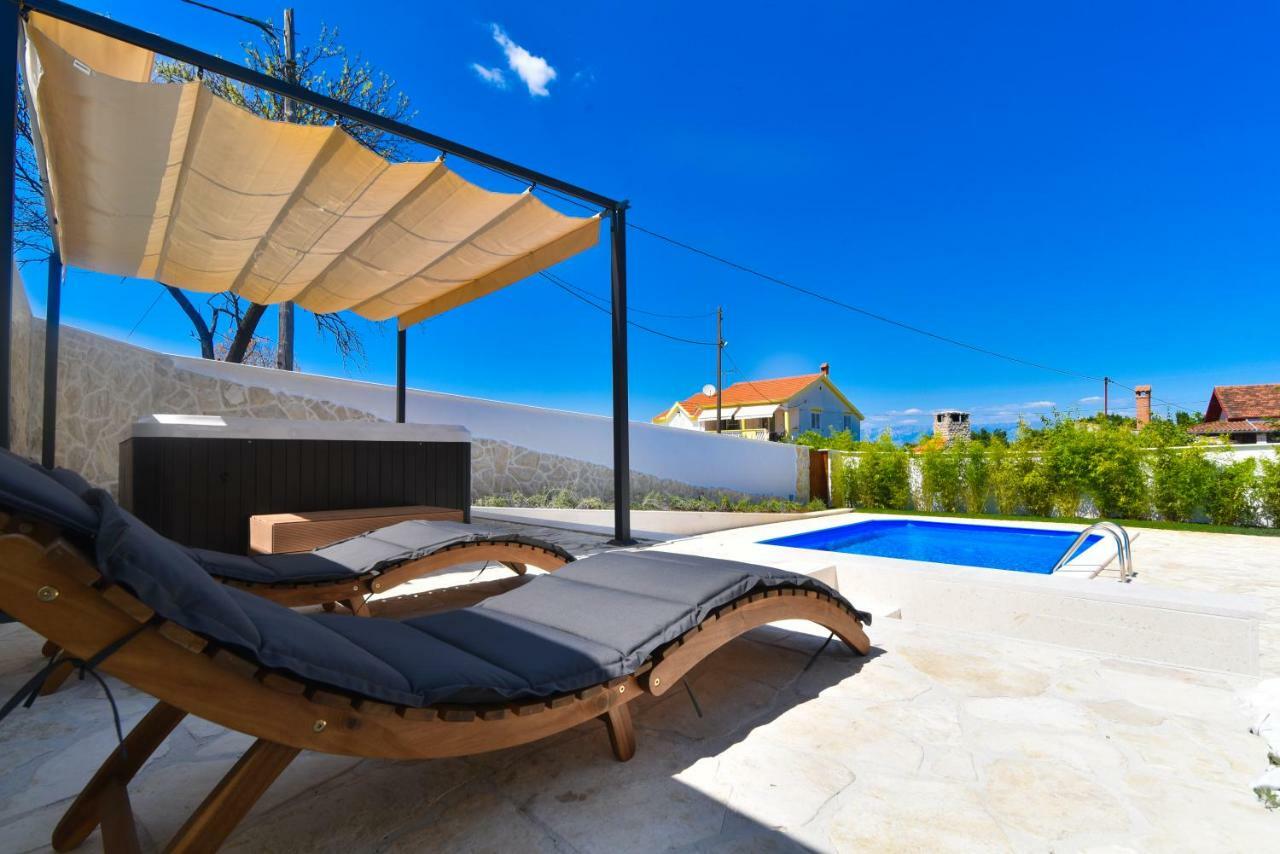 Villa Village Idylle With Heated Pool, Sauna, Jacuzzy And Private Parking Sukošan Buitenkant foto