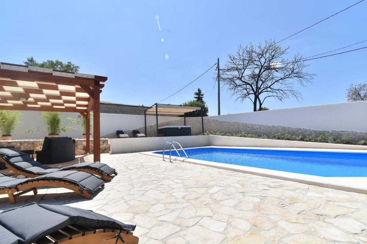 Villa Village Idylle With Heated Pool, Sauna, Jacuzzy And Private Parking Sukošan Buitenkant foto