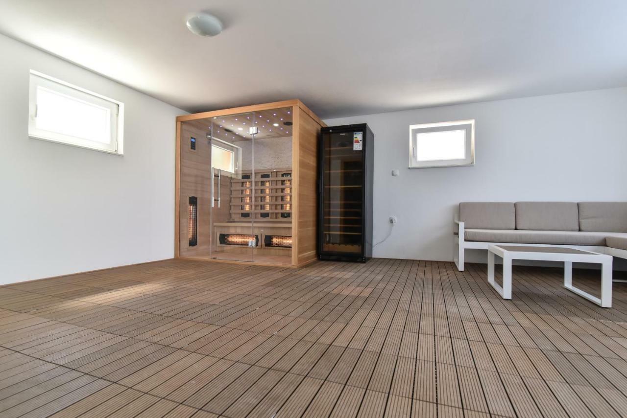 Villa Village Idylle With Heated Pool, Sauna, Jacuzzy And Private Parking Sukošan Buitenkant foto