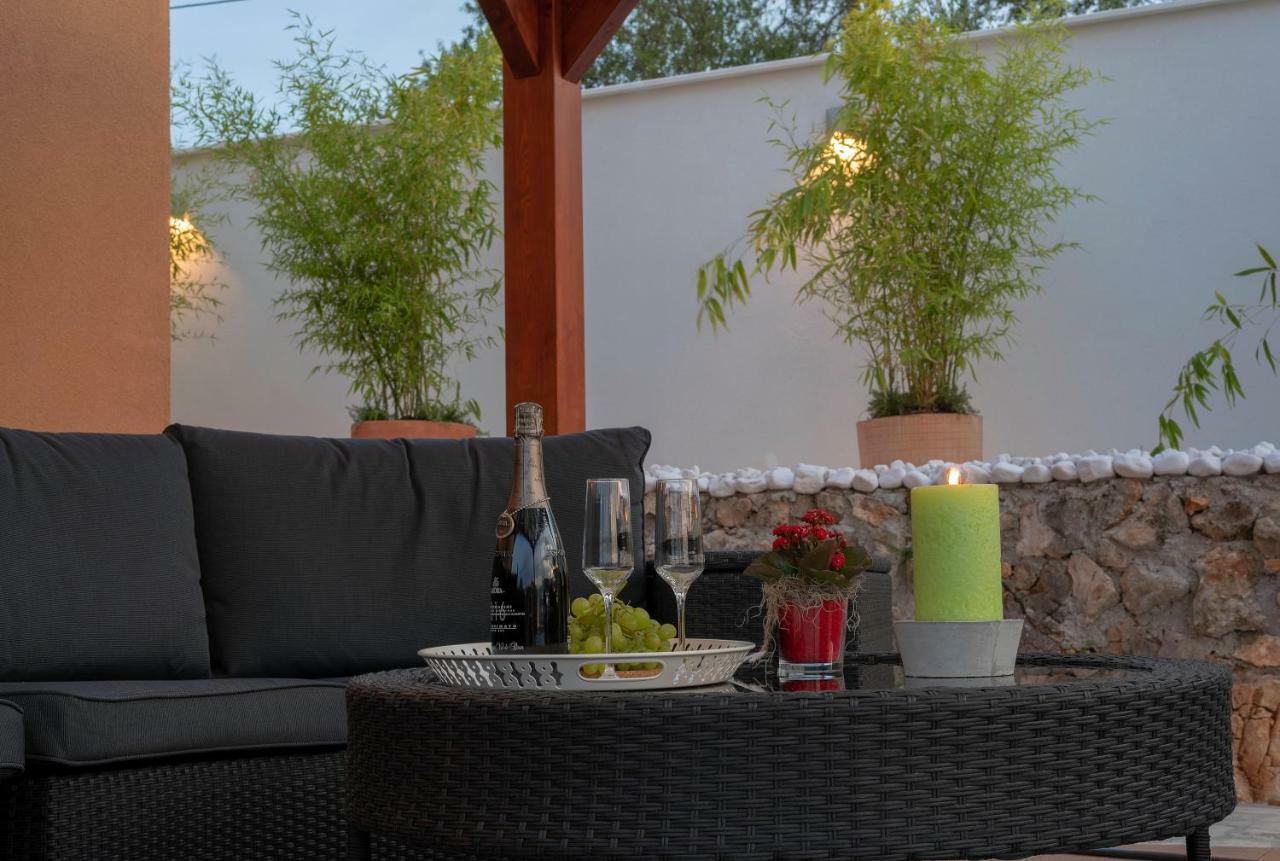 Villa Village Idylle With Heated Pool, Sauna, Jacuzzy And Private Parking Sukošan Buitenkant foto