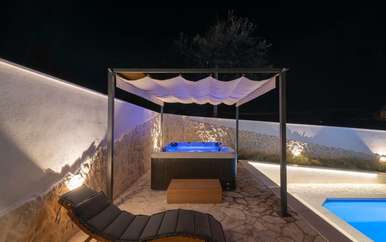 Villa Village Idylle With Heated Pool, Sauna, Jacuzzy And Private Parking Sukošan Buitenkant foto