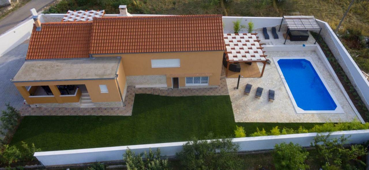 Villa Village Idylle With Heated Pool, Sauna, Jacuzzy And Private Parking Sukošan Buitenkant foto