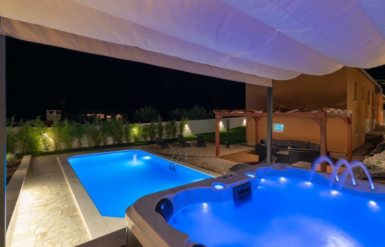 Villa Village Idylle With Heated Pool, Sauna, Jacuzzy And Private Parking Sukošan Buitenkant foto